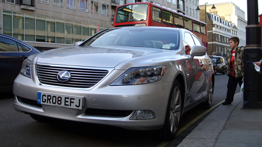 Lexus LS600h